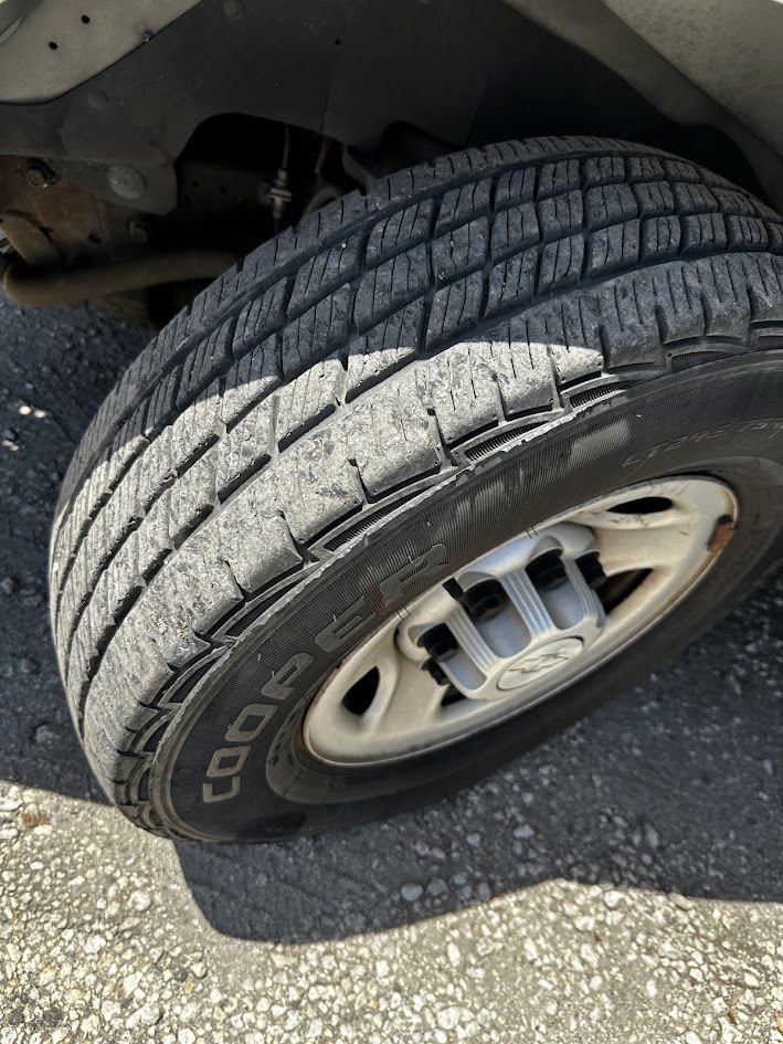 Used 2015 Chevrolet Express 2500 image 14