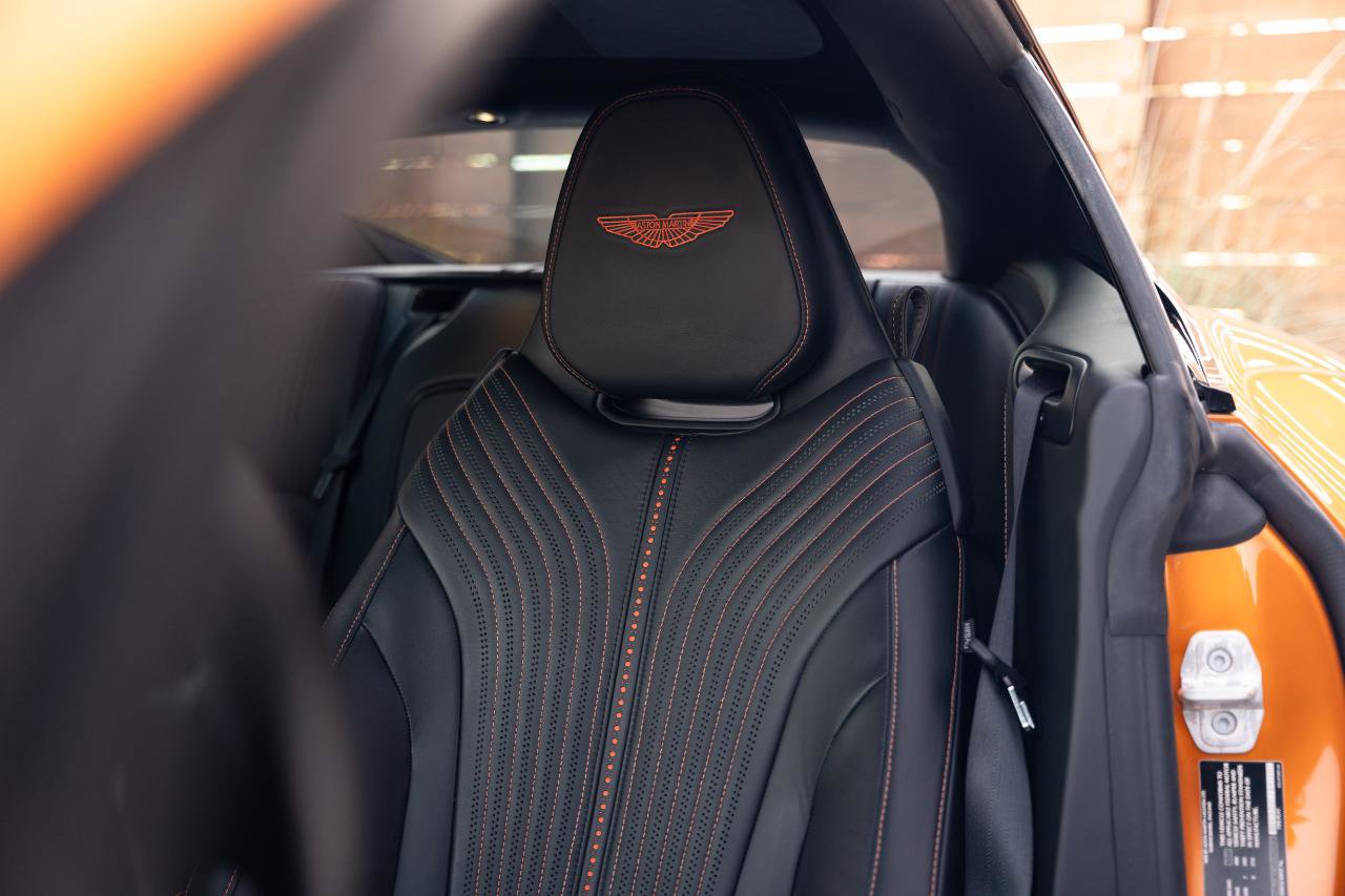Used 2018 Aston Martin DB11 Coupe image 45