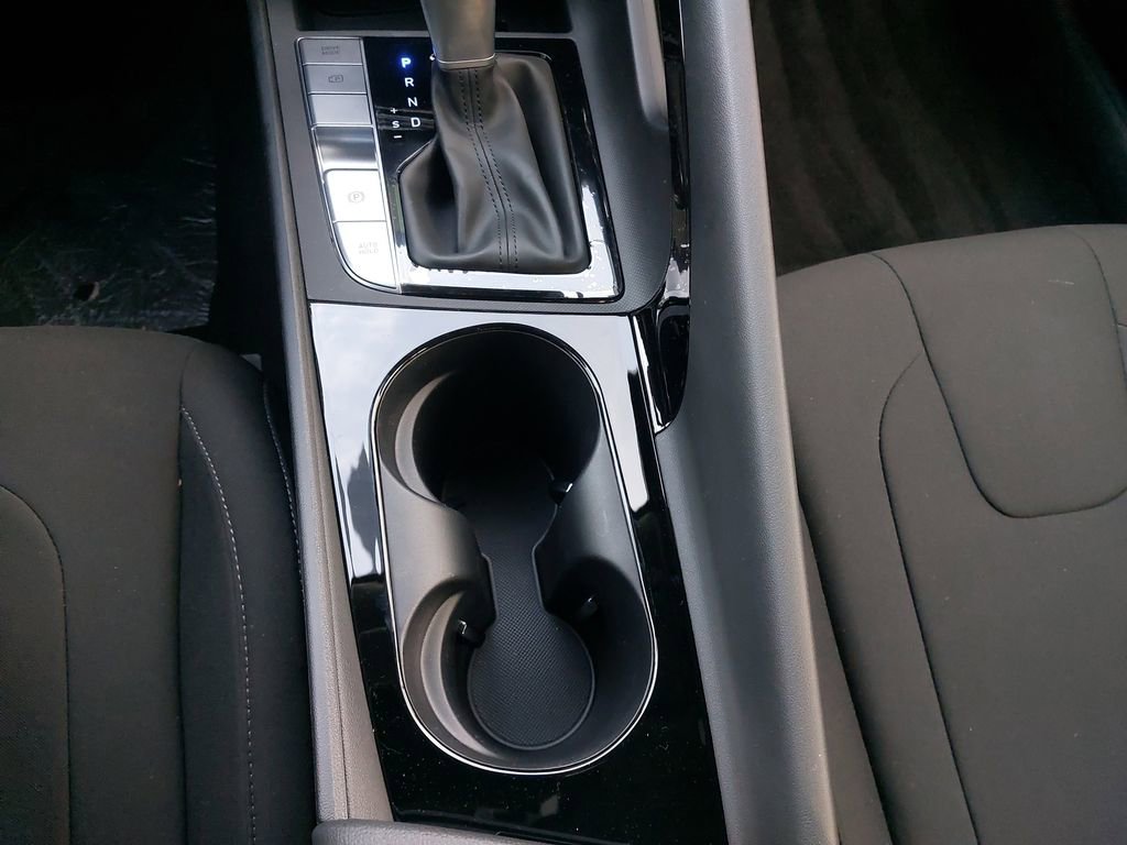 Certified 2025 Hyundai Elantra SEL w/ Cargo Package image 25