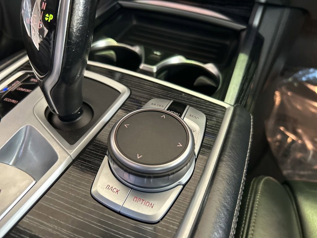 Used 2022 BMW 740i xDrive w/ M Sport Package image 53