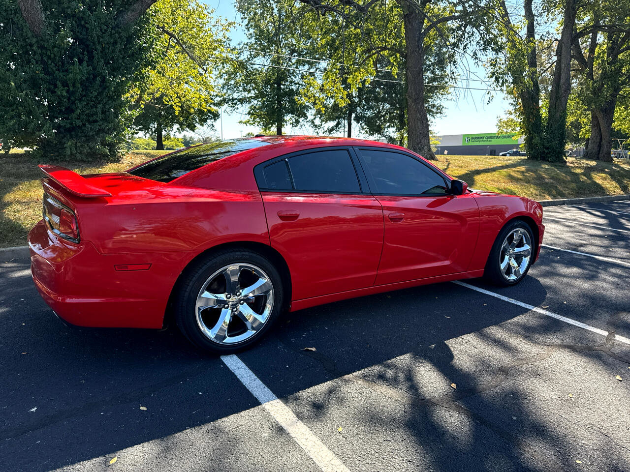 Used 2014 Dodge Charger SXT image 2