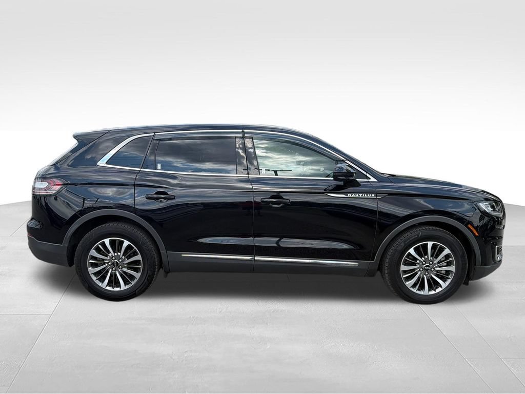 Used 2019 Lincoln Nautilus Select AWD/4WD image 6