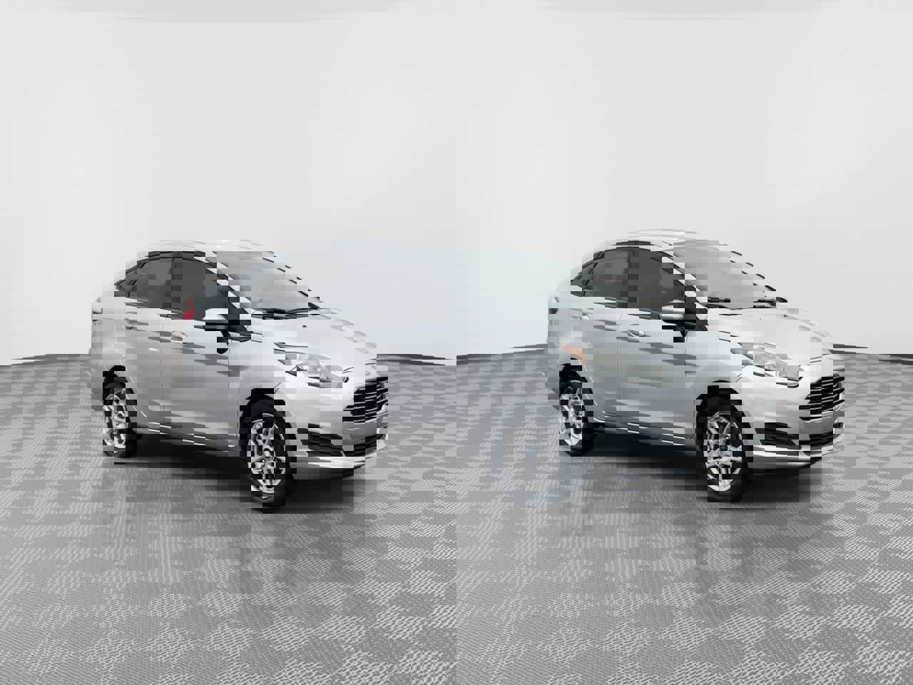 Used 2017 Ford Fiesta SE image 2