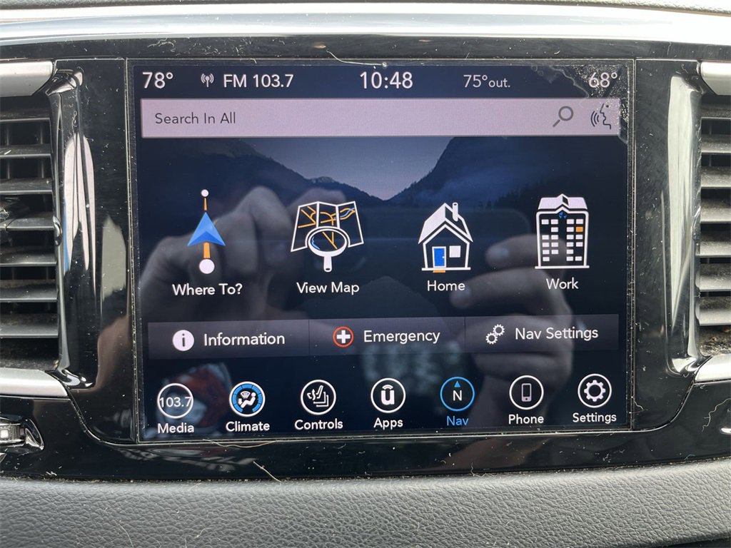 Used 2020 Chrysler Pacifica Touring-L image 14