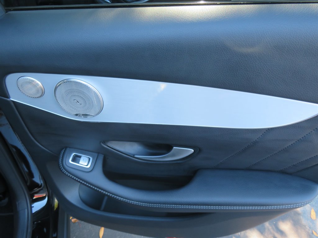 Used 2021 Mercedes-Benz GLC 300 image 40