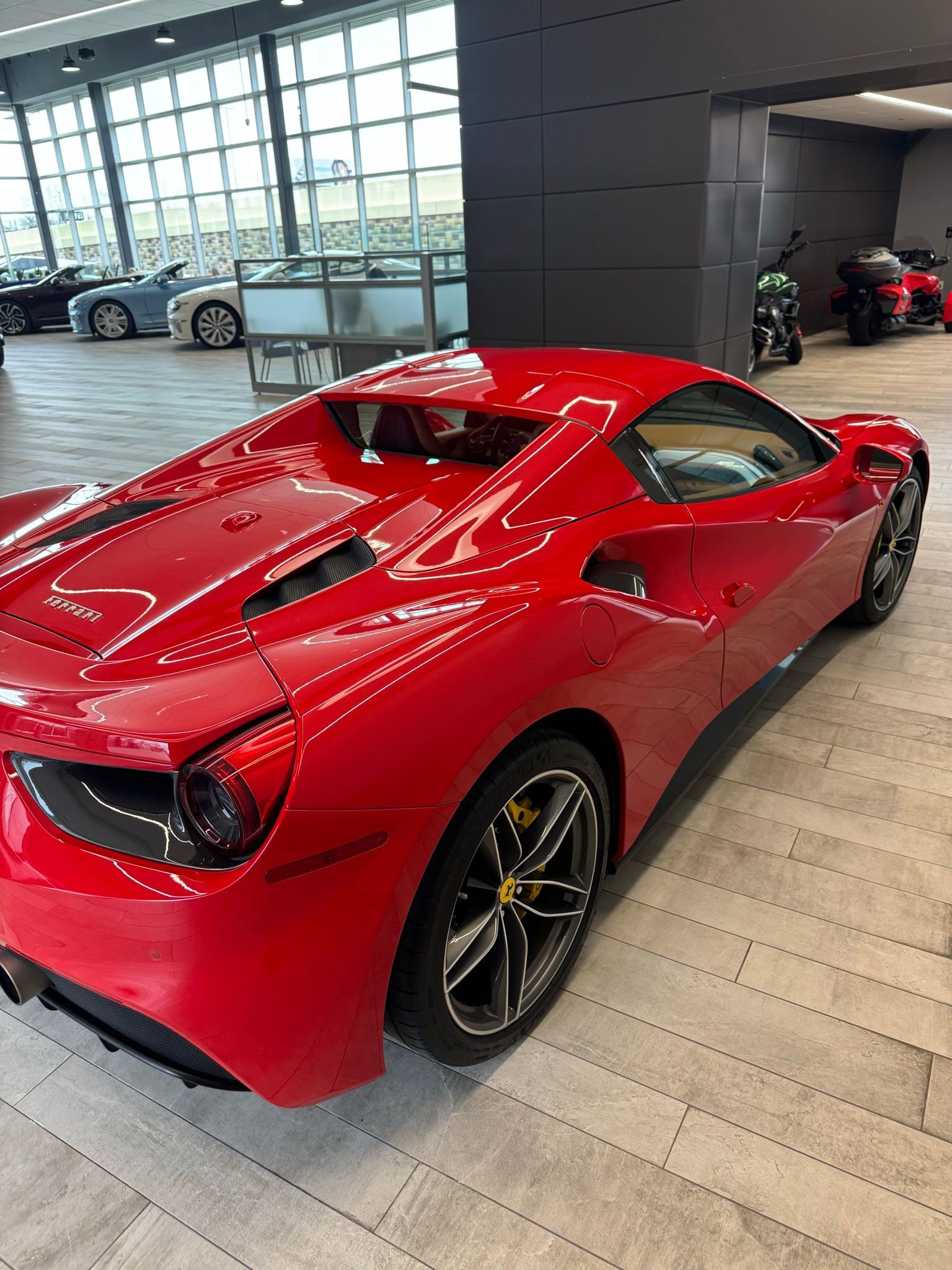 Used 2019 Ferrari 488 Spider image 7