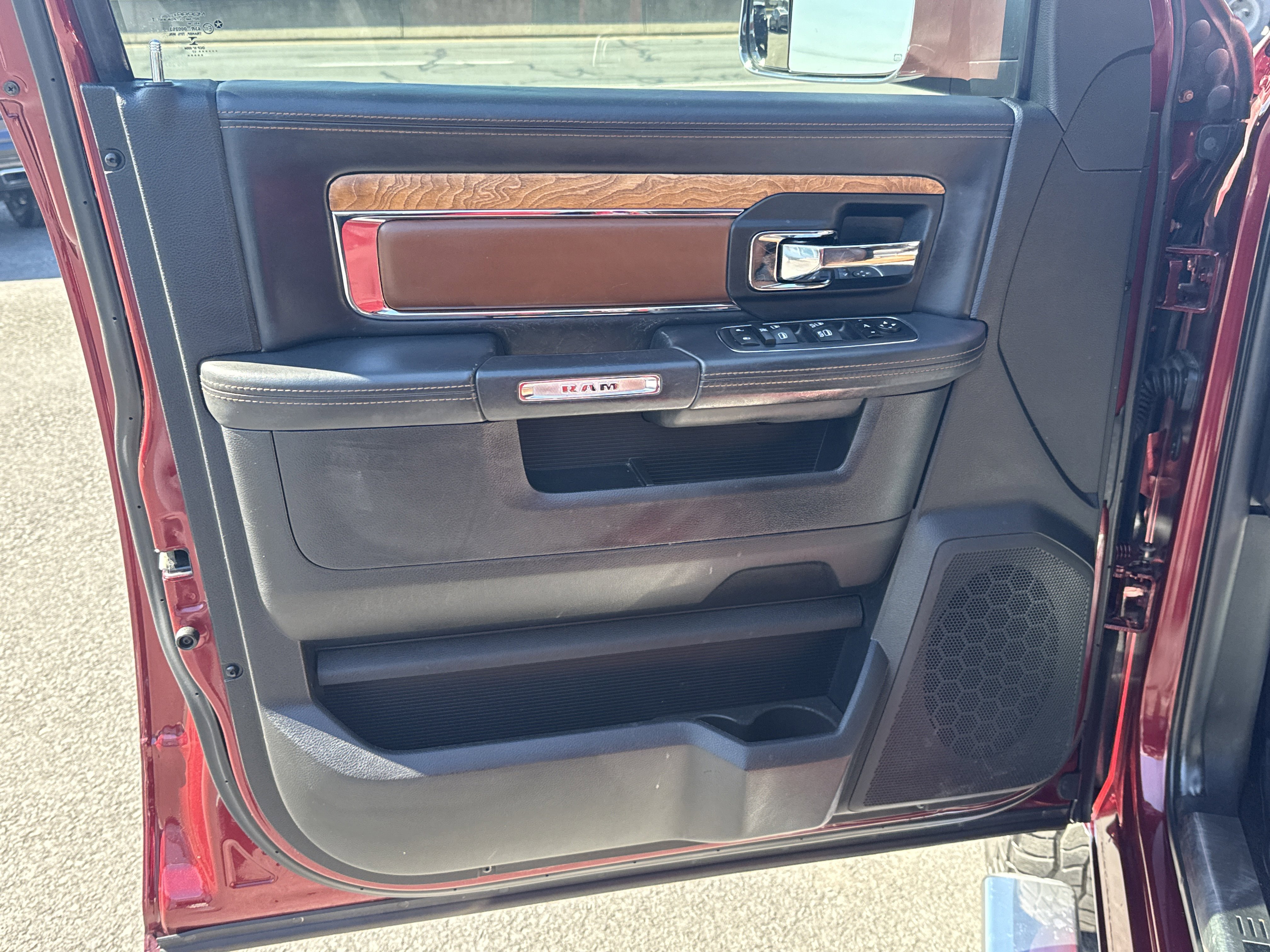 Used 2017 RAM 2500 Limited w/ Snow Chief Group image 16