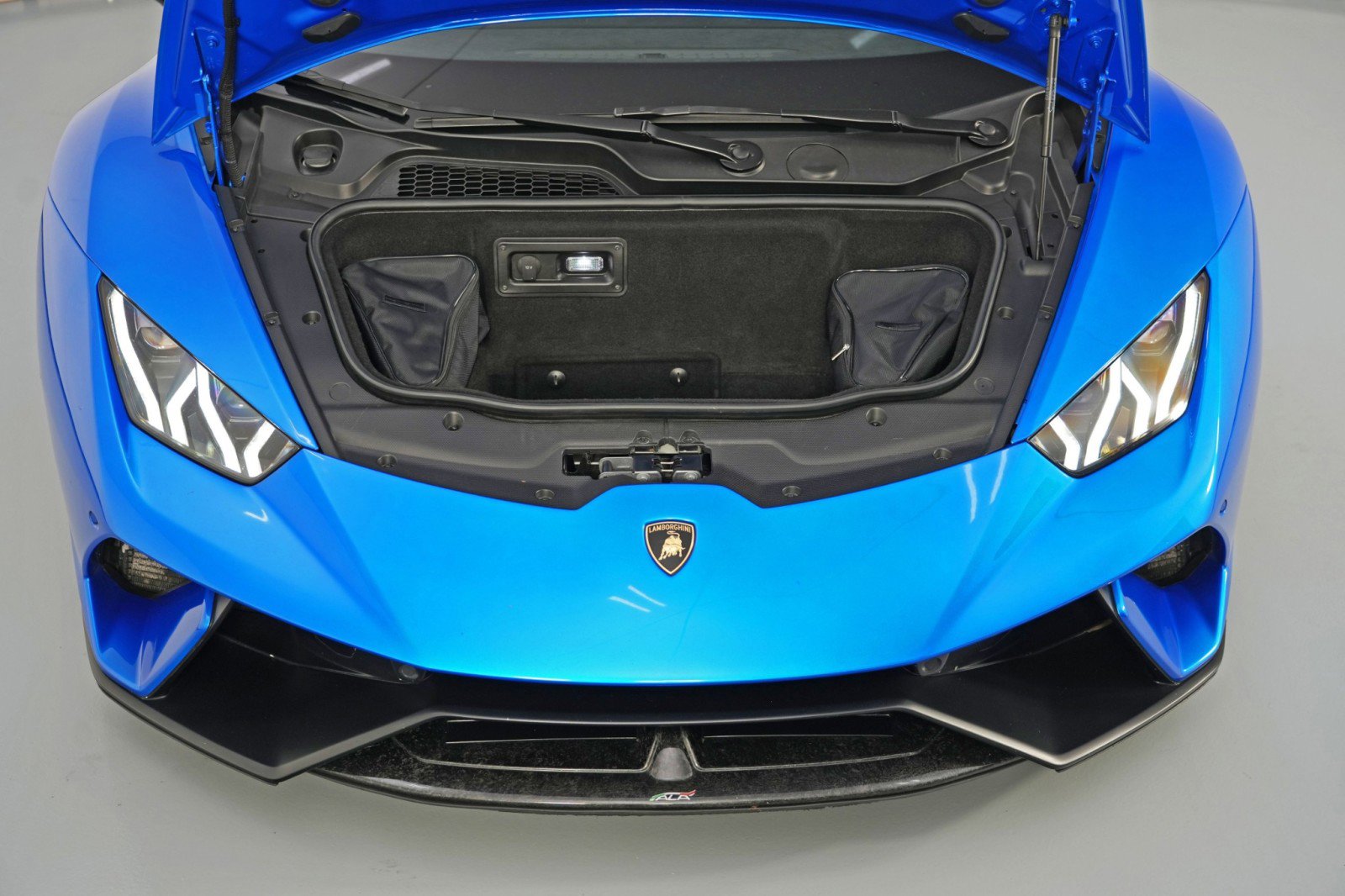 Used 2018 Lamborghini Huracan Performante image 8