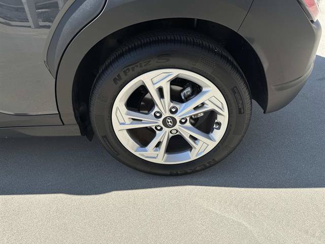 Used 2023 Hyundai Kona SEL FWD image 7