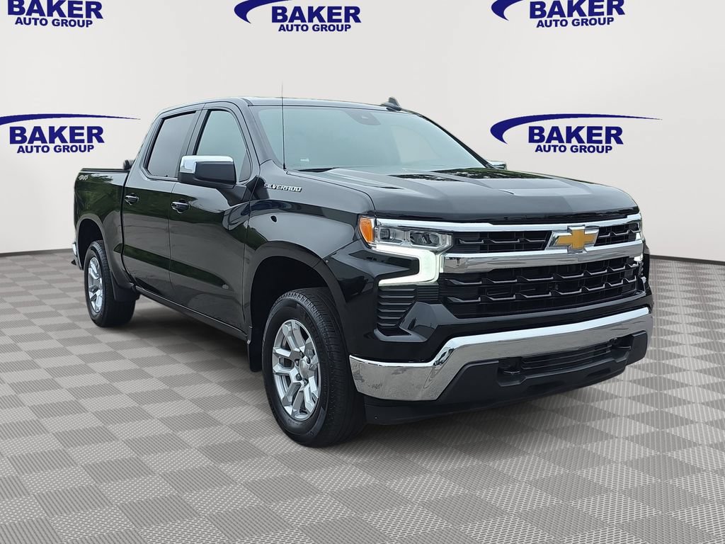 Used 2024 Chevrolet Silverado 1500 LT AWD/4WD image 3