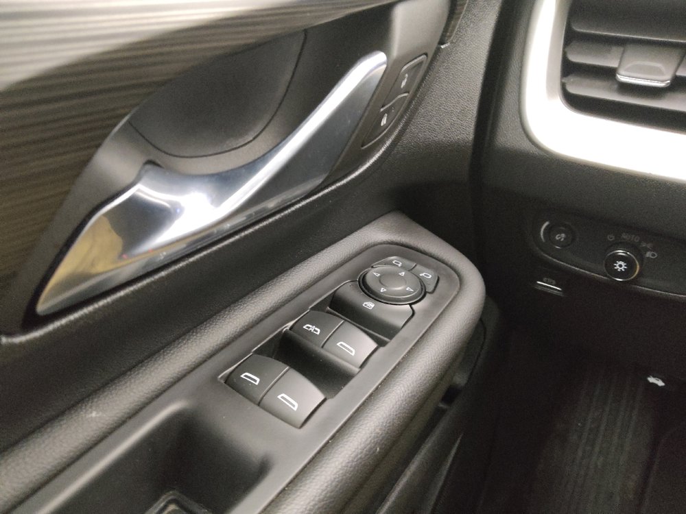 Used 2023 GMC Terrain SLE w/ Driver Convenience Package image 27