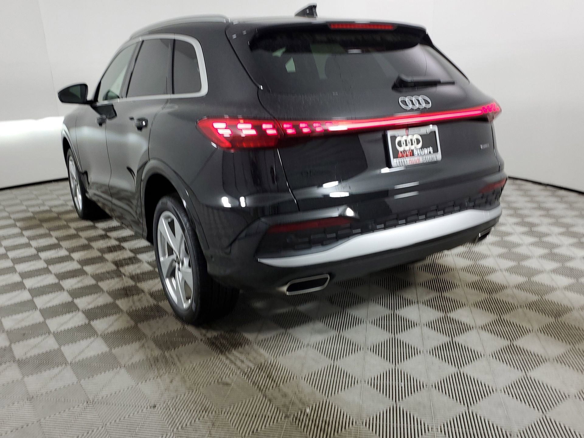 New 2025 Audi Q5 Premium Plus image 8
