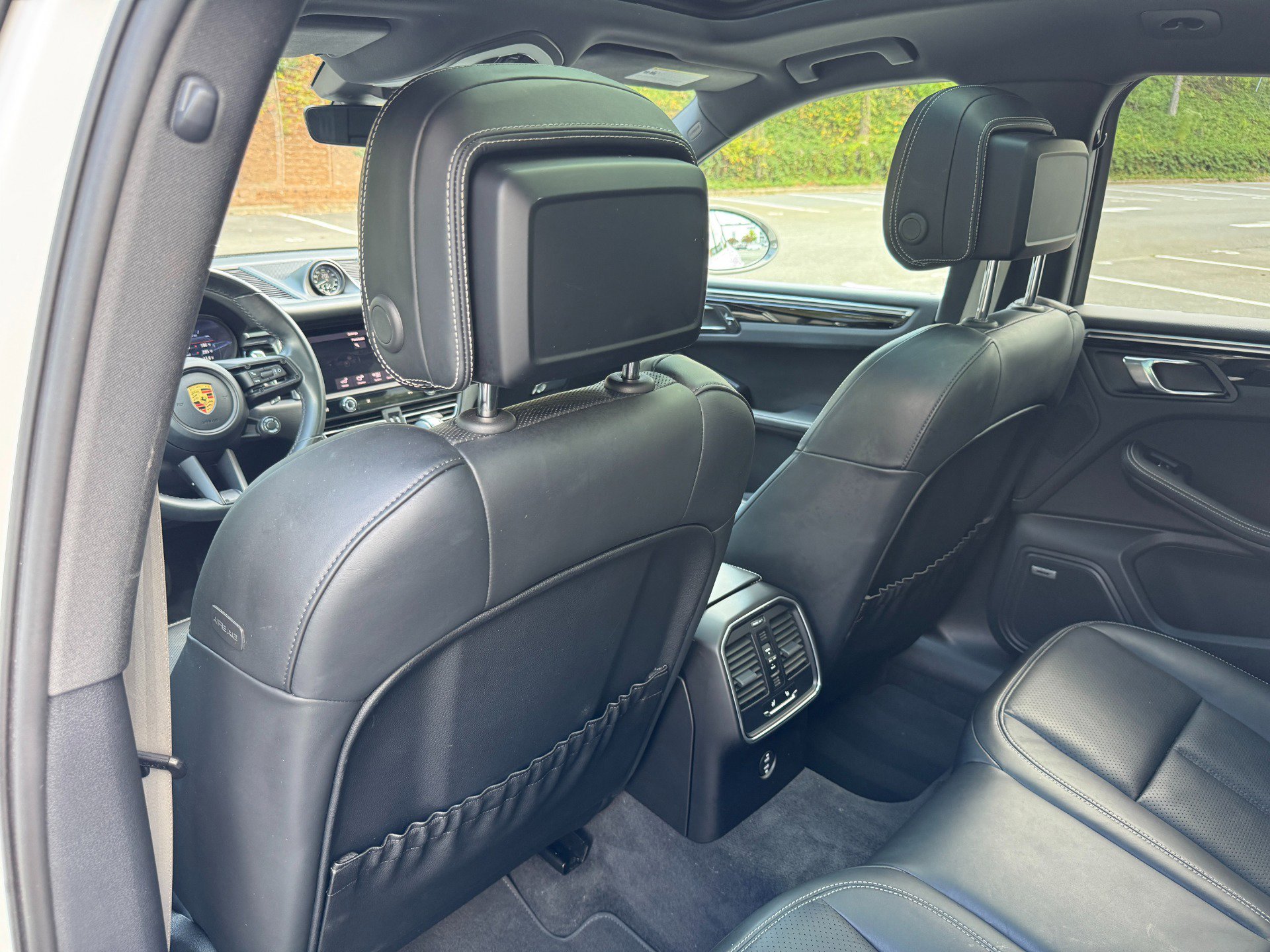 Used 2023 Porsche Macan image 49