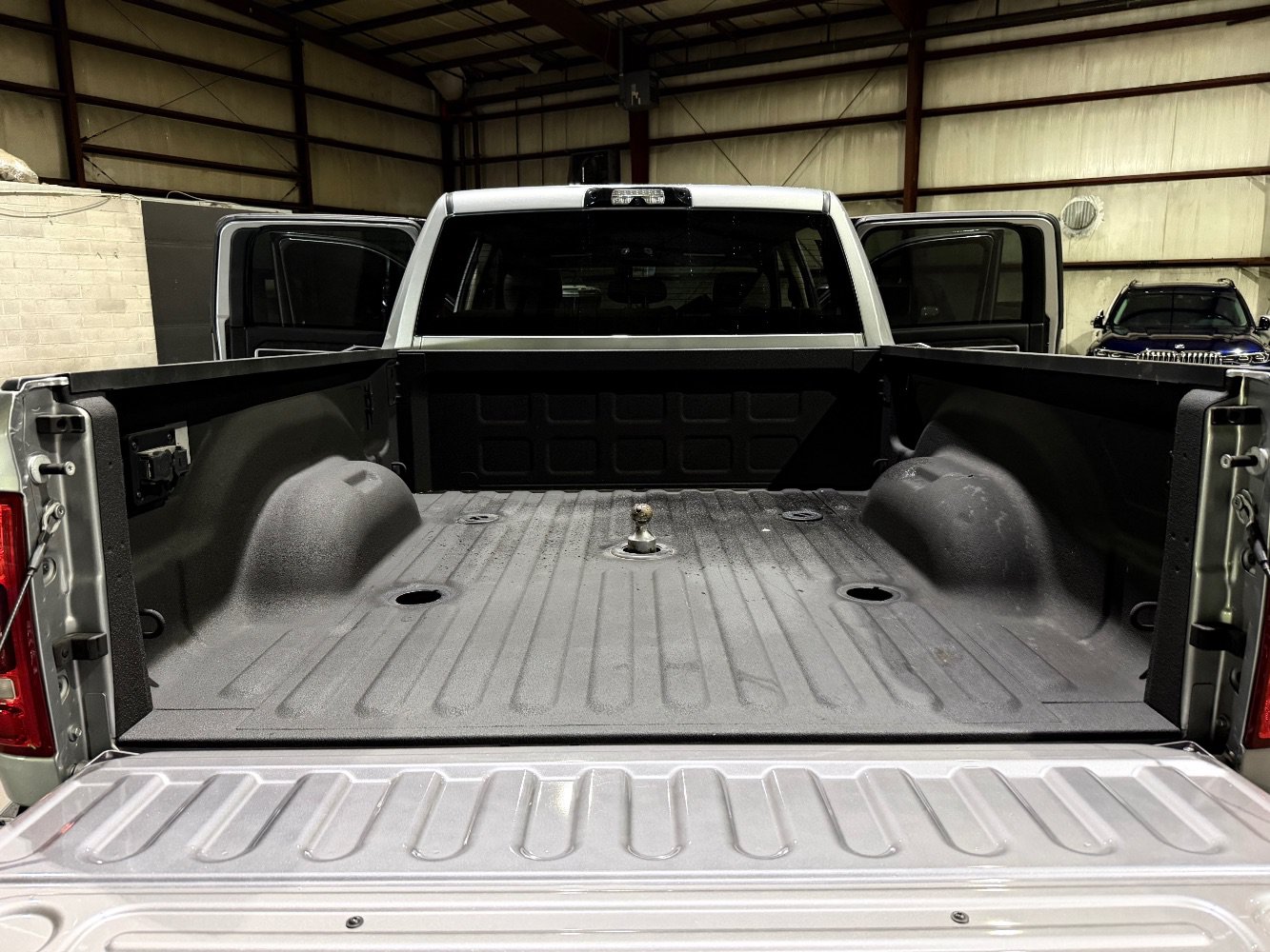 Used 2024 RAM 2500 Big Horn w/ Towing Technology Group AWD/4WD image 20