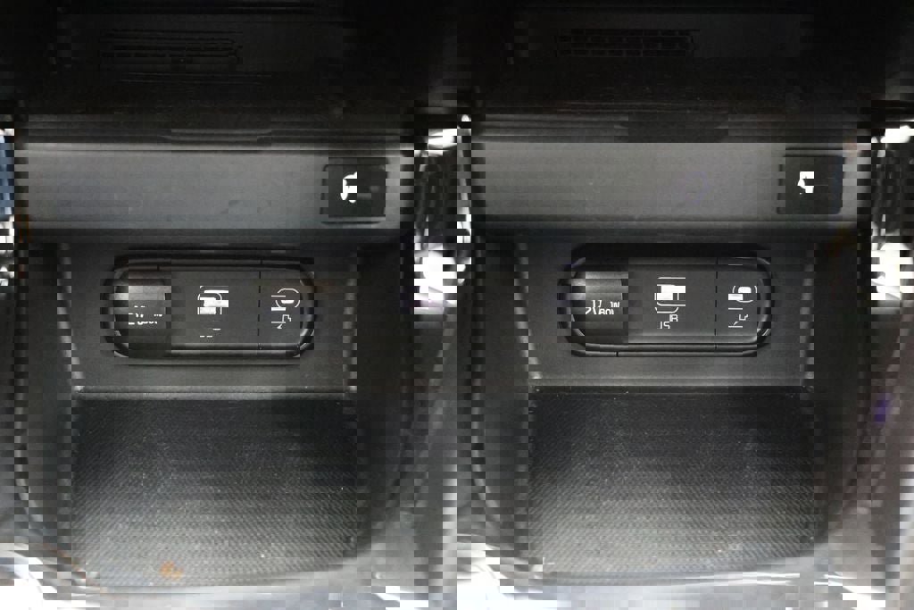 Used 2024 Kia Seltos SX image 28