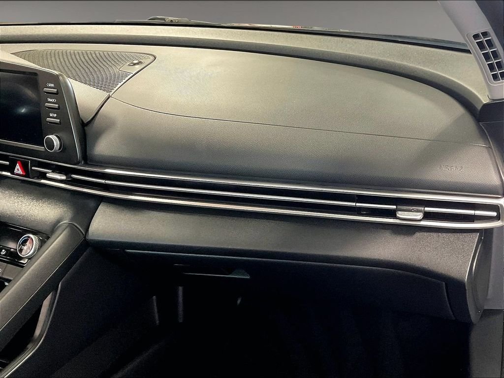 Used 2023 Hyundai Elantra SEL FWD image 13