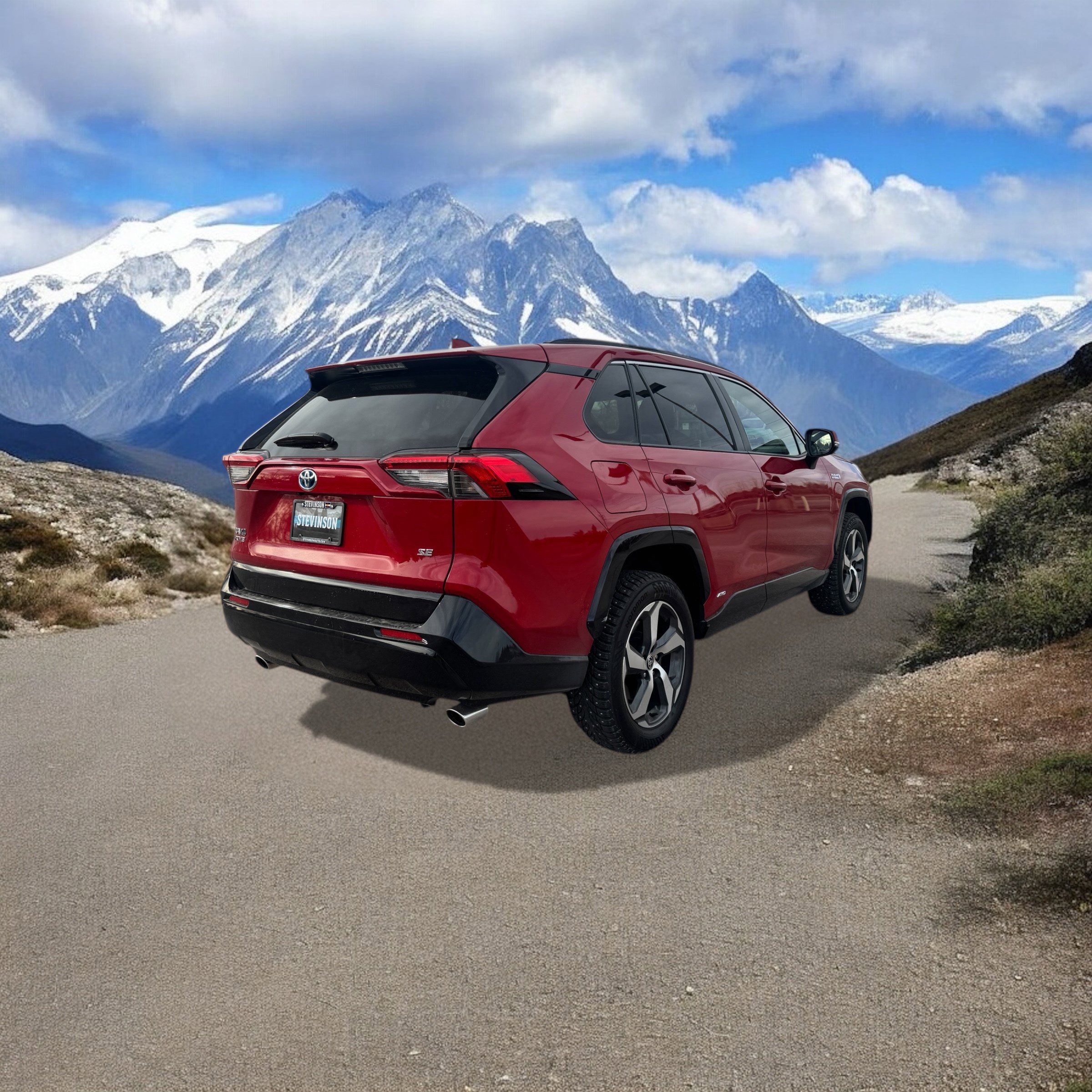 Used 2023 Toyota RAV4 SE w/ Weather & Moonroof Package image 5