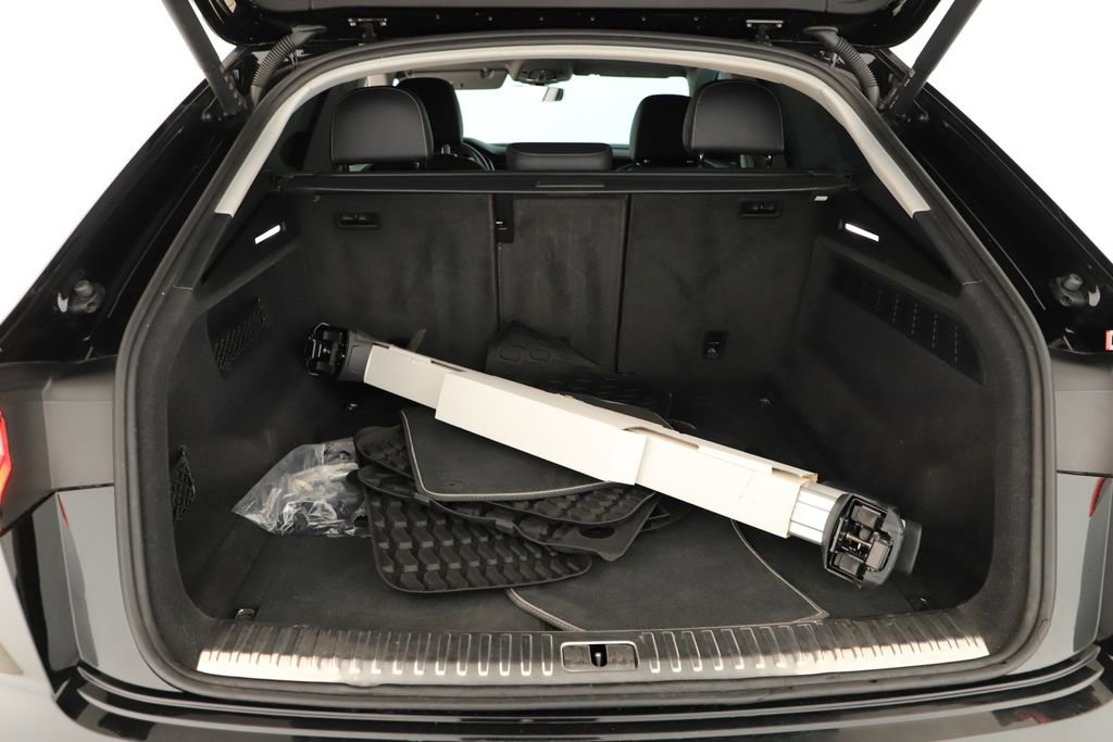 Used 2022 Audi Q8 Premium Plus image 29