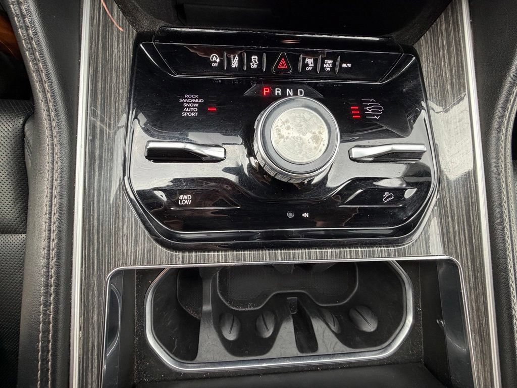 Certified 2022 Jeep Wagoneer Series III AWD/4WD image 29