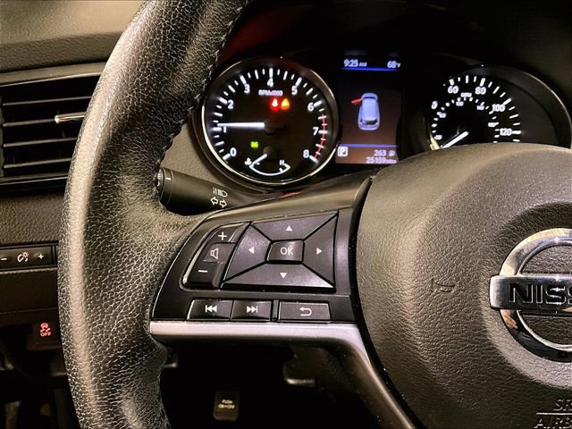 Used 2019 Nissan Rogue SV AWD/4WD image 17