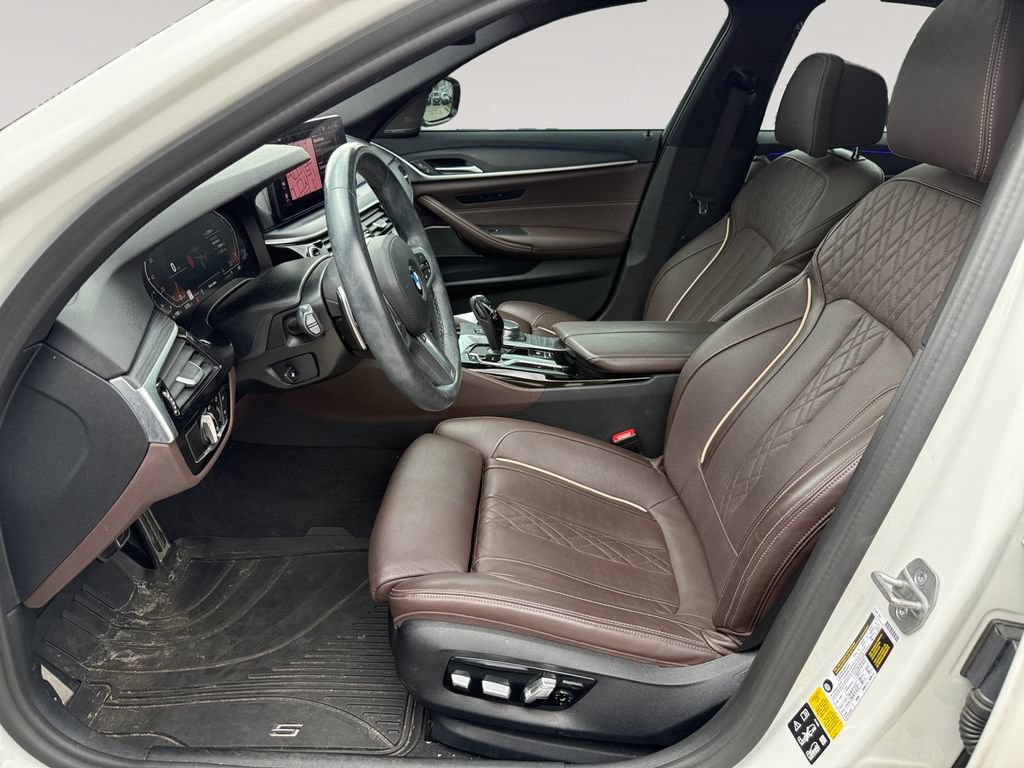 Used 2023 BMW 530i xDrive w/ M Sport Package AWD/4WD image 2