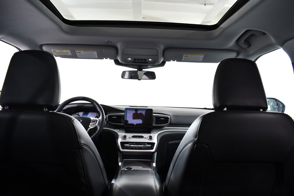 Used 2022 Ford Explorer XLT w/ Equipment Group 202A image 17