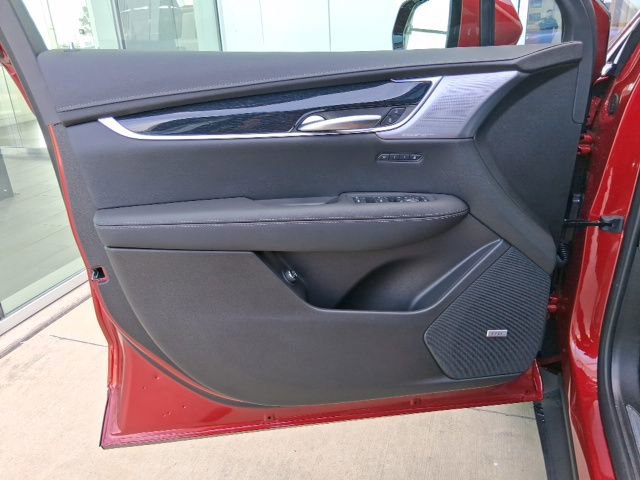 New 2026 Cadillac XT5 Premium Luxury w/ LPO, ONYX Package image 16