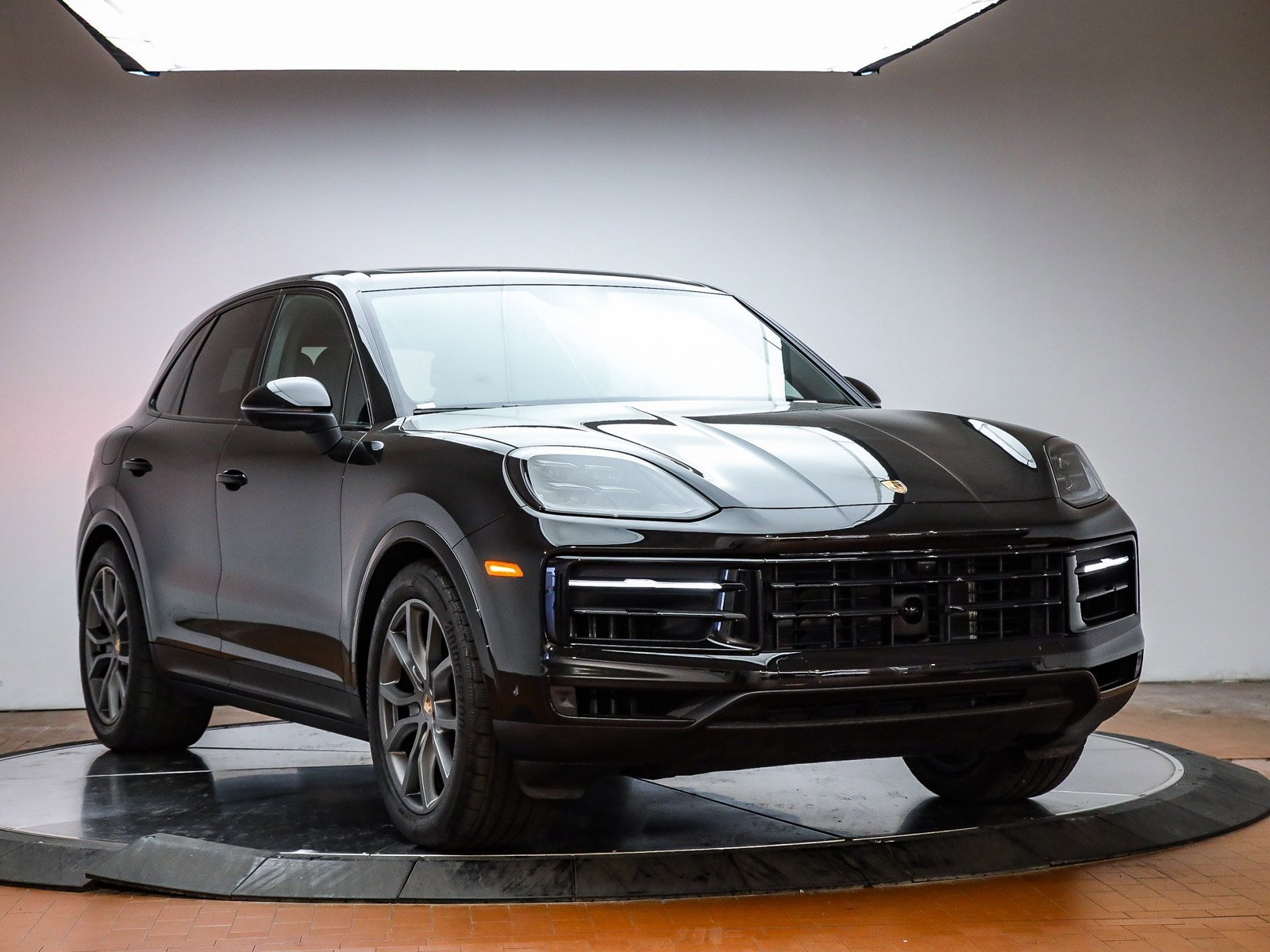 Used 2025 Porsche Cayenne image 12