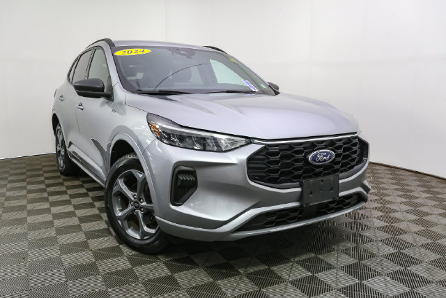 Used 2024 Ford Escape ST-Line w/ Tech Pack #1 AWD/4WD image 3