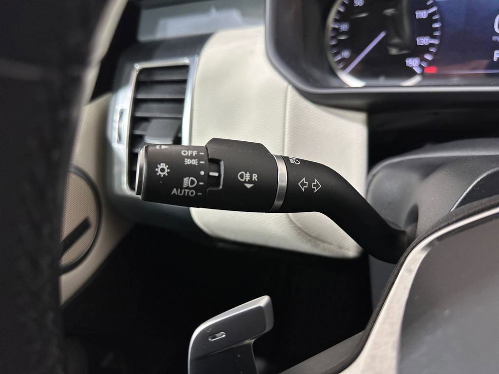 Used 2023 Land Rover Discovery S R-Dynamic image 27