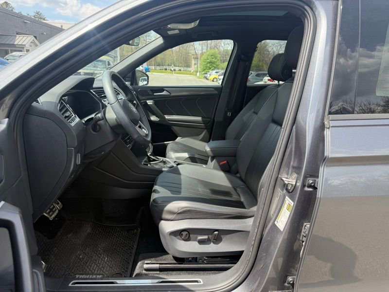 Used 2024 Volkswagen Tiguan SE R-Line image 10