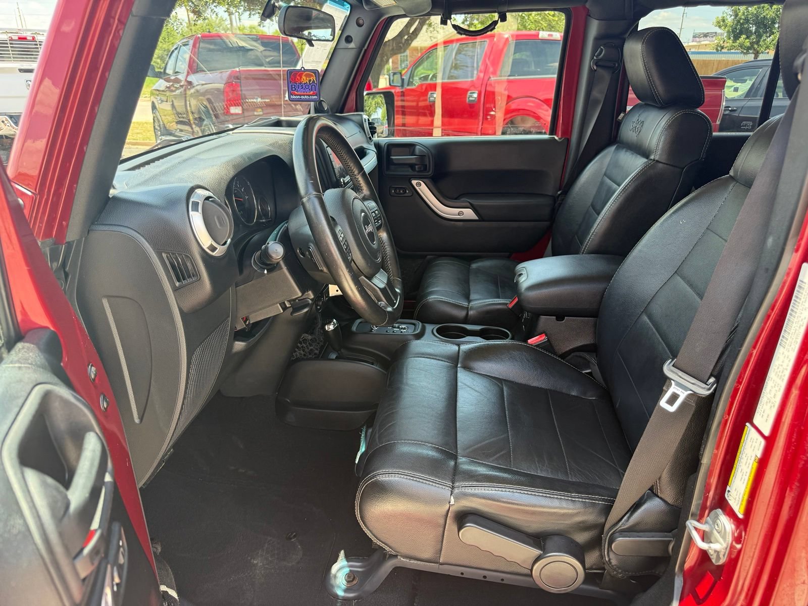 Used 2012 Jeep Wrangler Unlimited Sahara w/ Dual Top Group AWD/4WD image 12