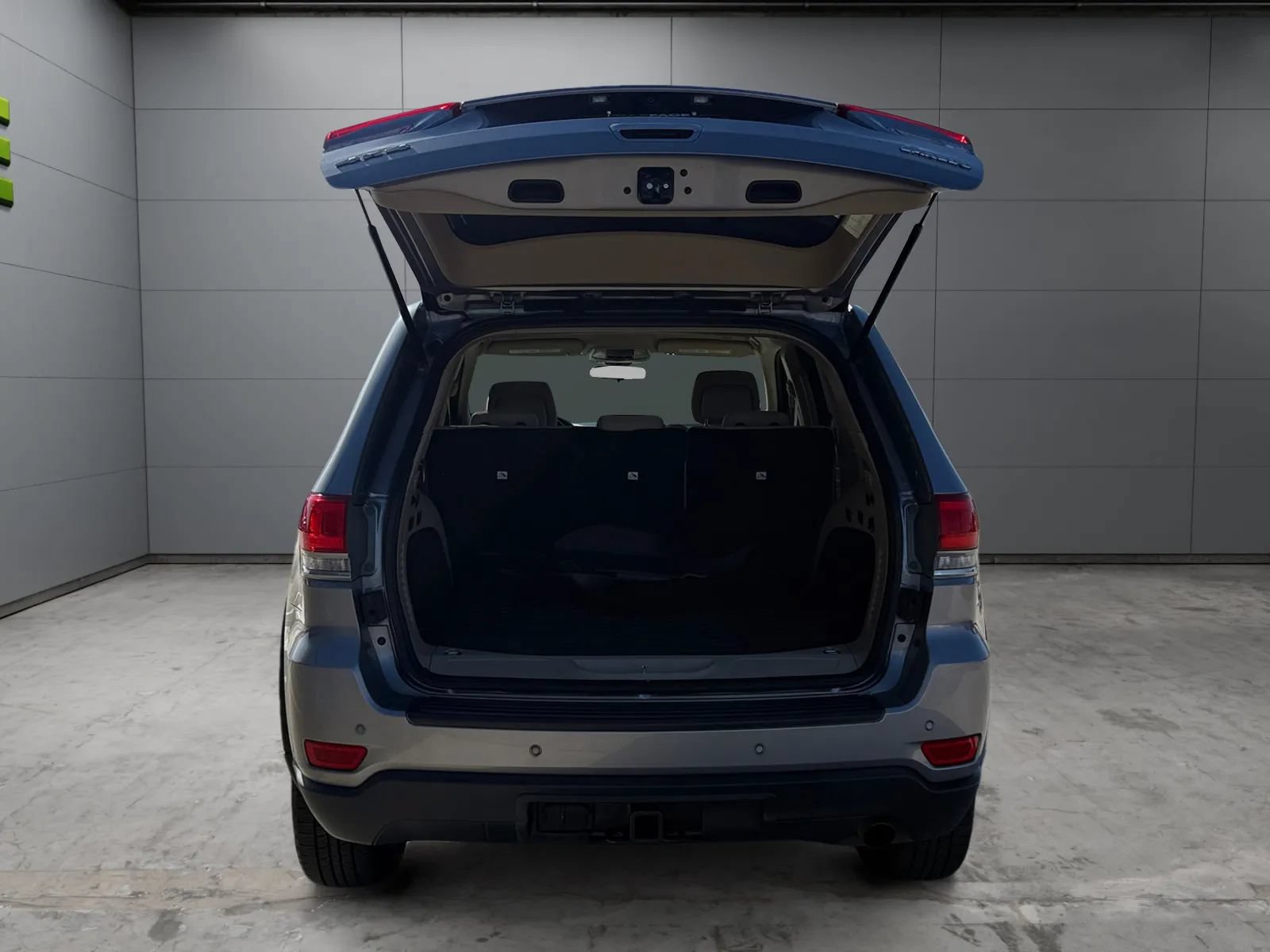 Used 2019 Jeep Grand Cherokee Laredo AWD/4WD image 9