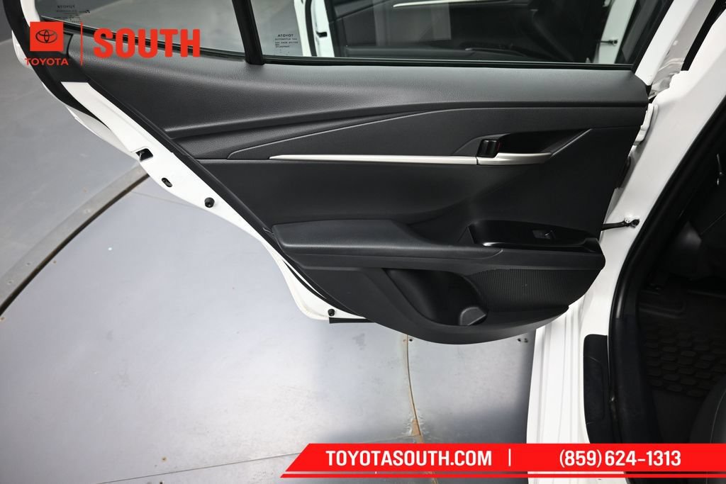 Used 2025 Toyota Camry SE w/ Convenience Package FWD image 30