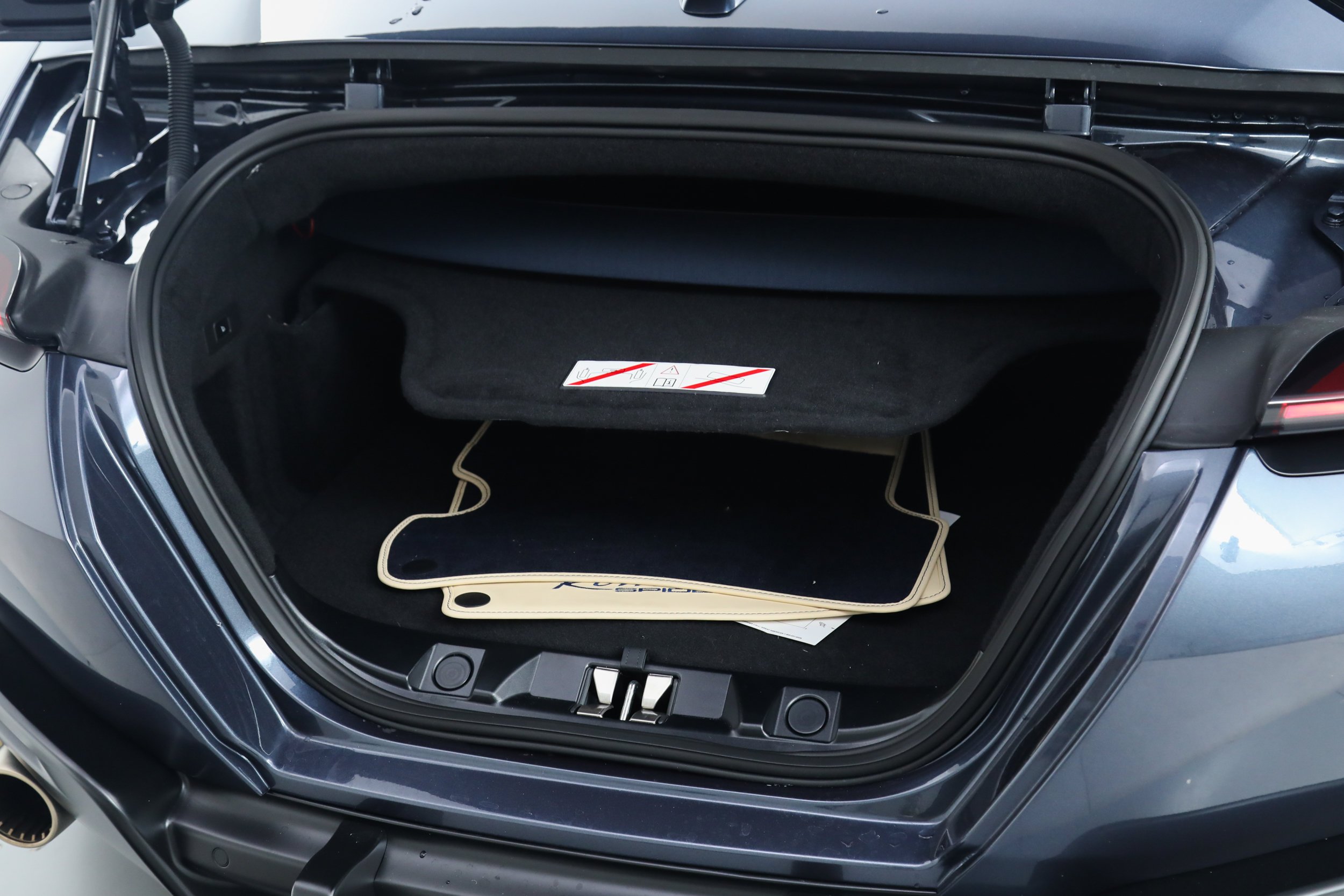 Certified 2025 Ferrari Roma Spider RWD image 37