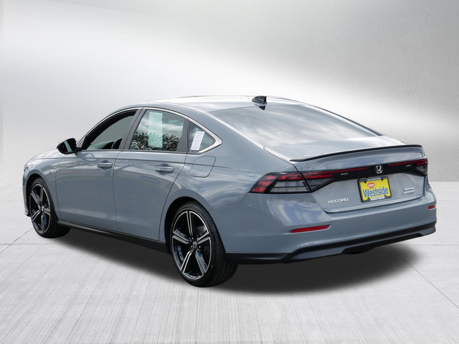Used 2025 Honda Accord Sport image 5