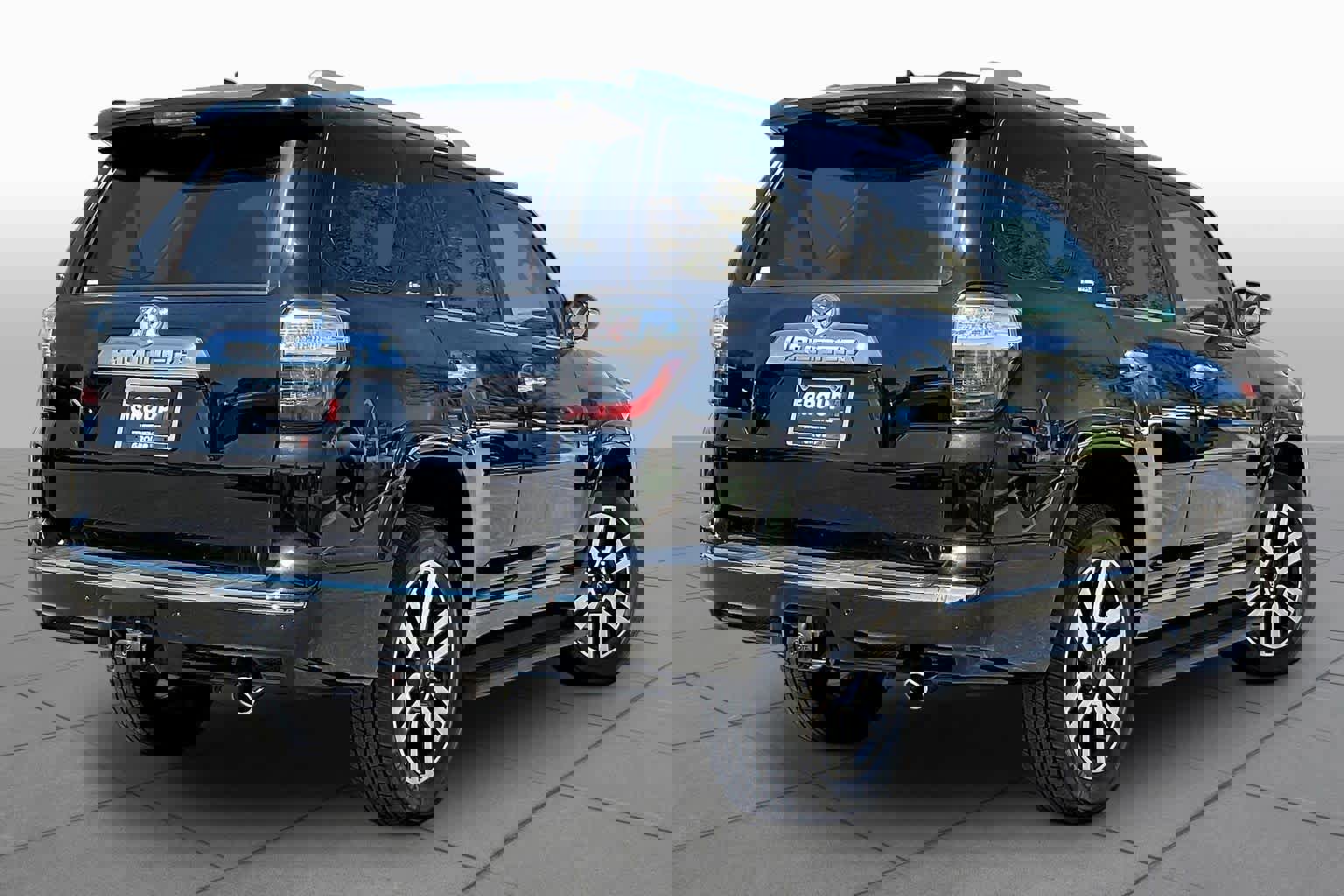 Used 2018 Toyota 4Runner Limited AWD/4WD image 13