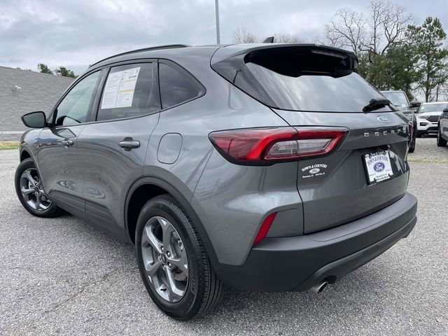 Used 2025 Ford Escape ST-Line FWD image 11