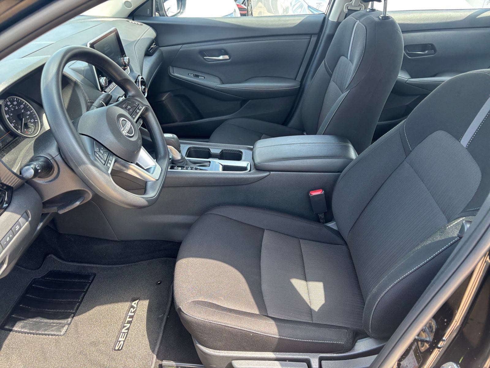 Used 2025 Nissan Sentra SV FWD image 18