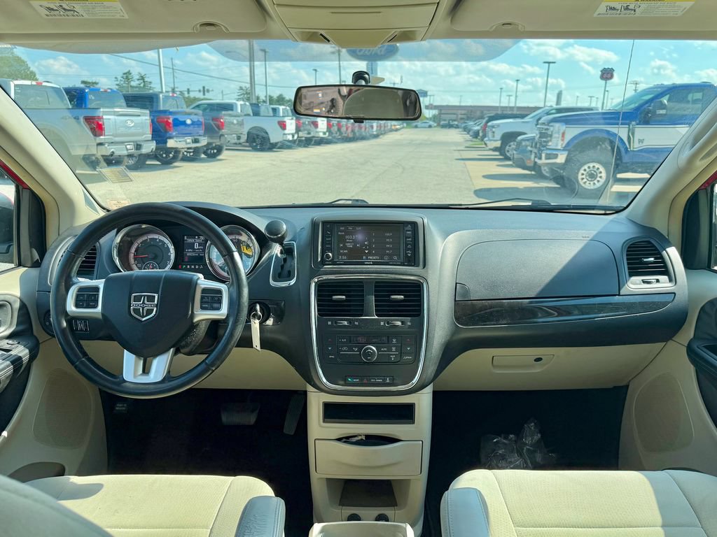 Used 2013 Dodge Grand Caravan Crew FWD image 31