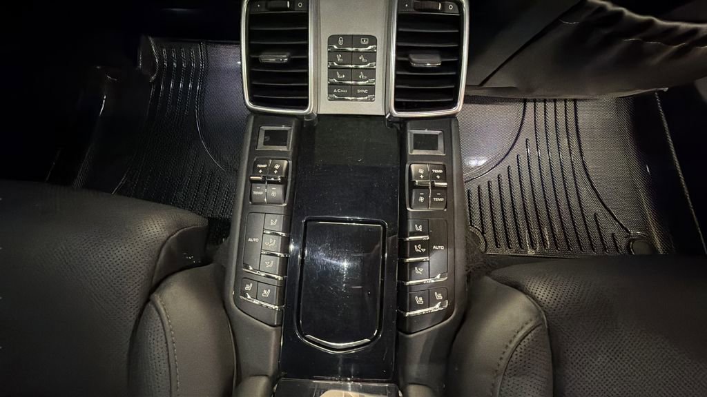 Used 2014 Porsche Panamera 4S Executive AWD/4WD image 15
