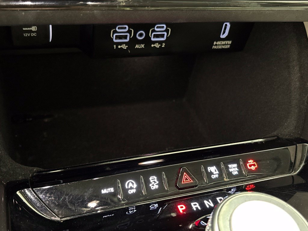 Used 2023 Jeep Wagoneer 2WD image 46