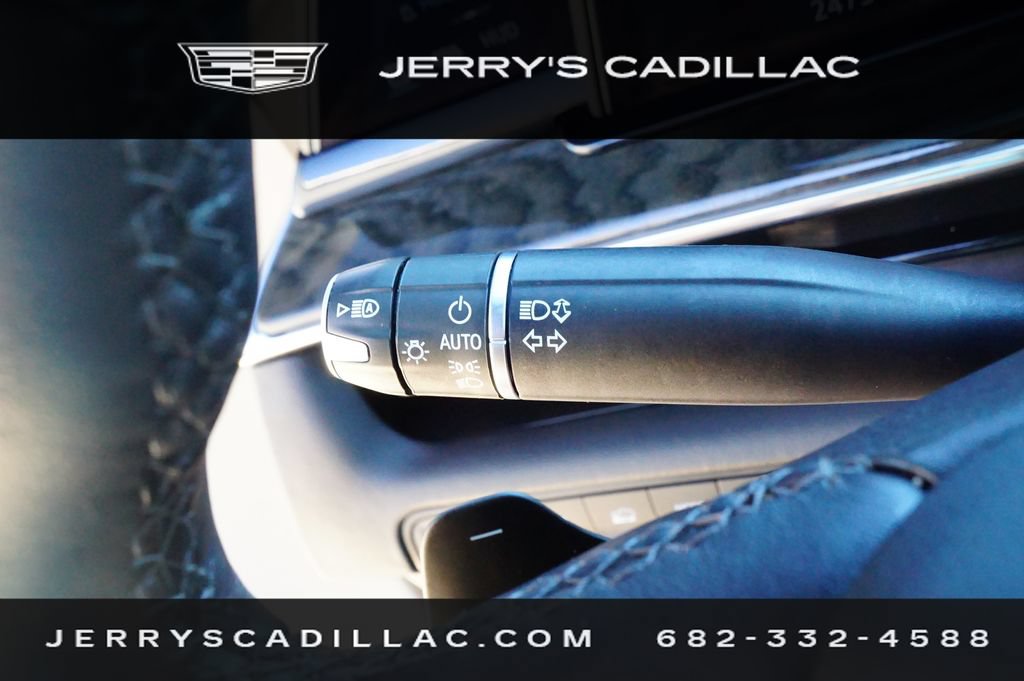 Used 2024 Cadillac Escalade Premium Luxury w/ Performance Package AWD/4WD image 17