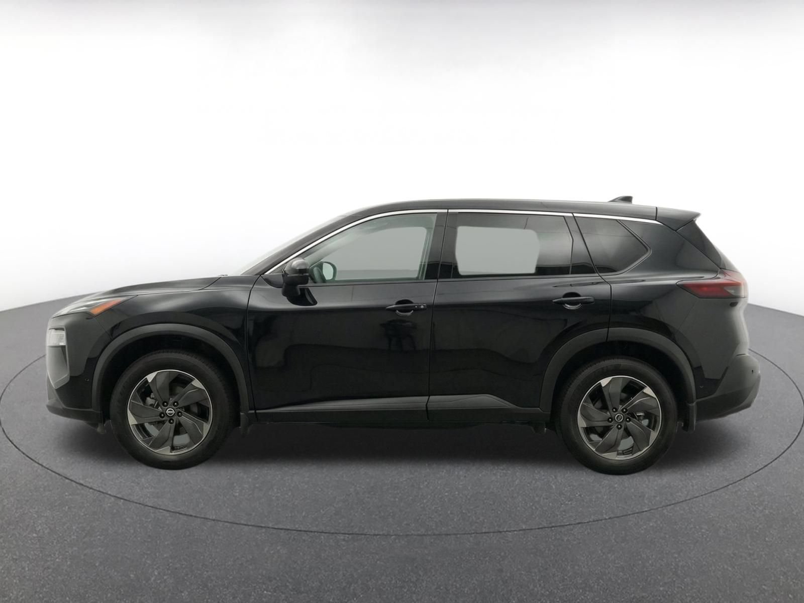 Used 2025 Nissan Rogue SV AWD/4WD image 4