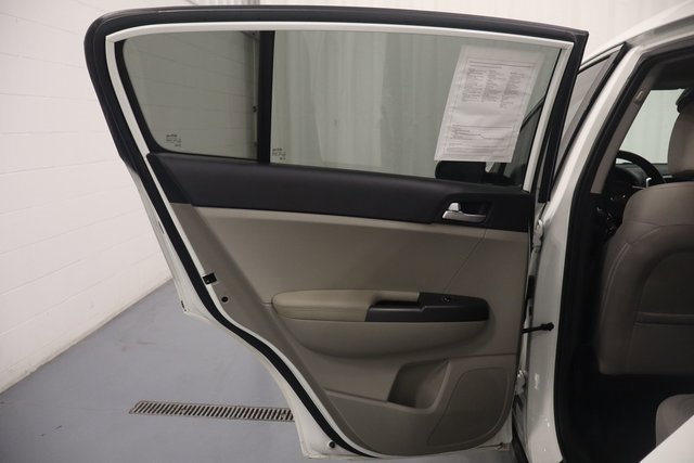 Used 2021 Kia Sportage LX image 11