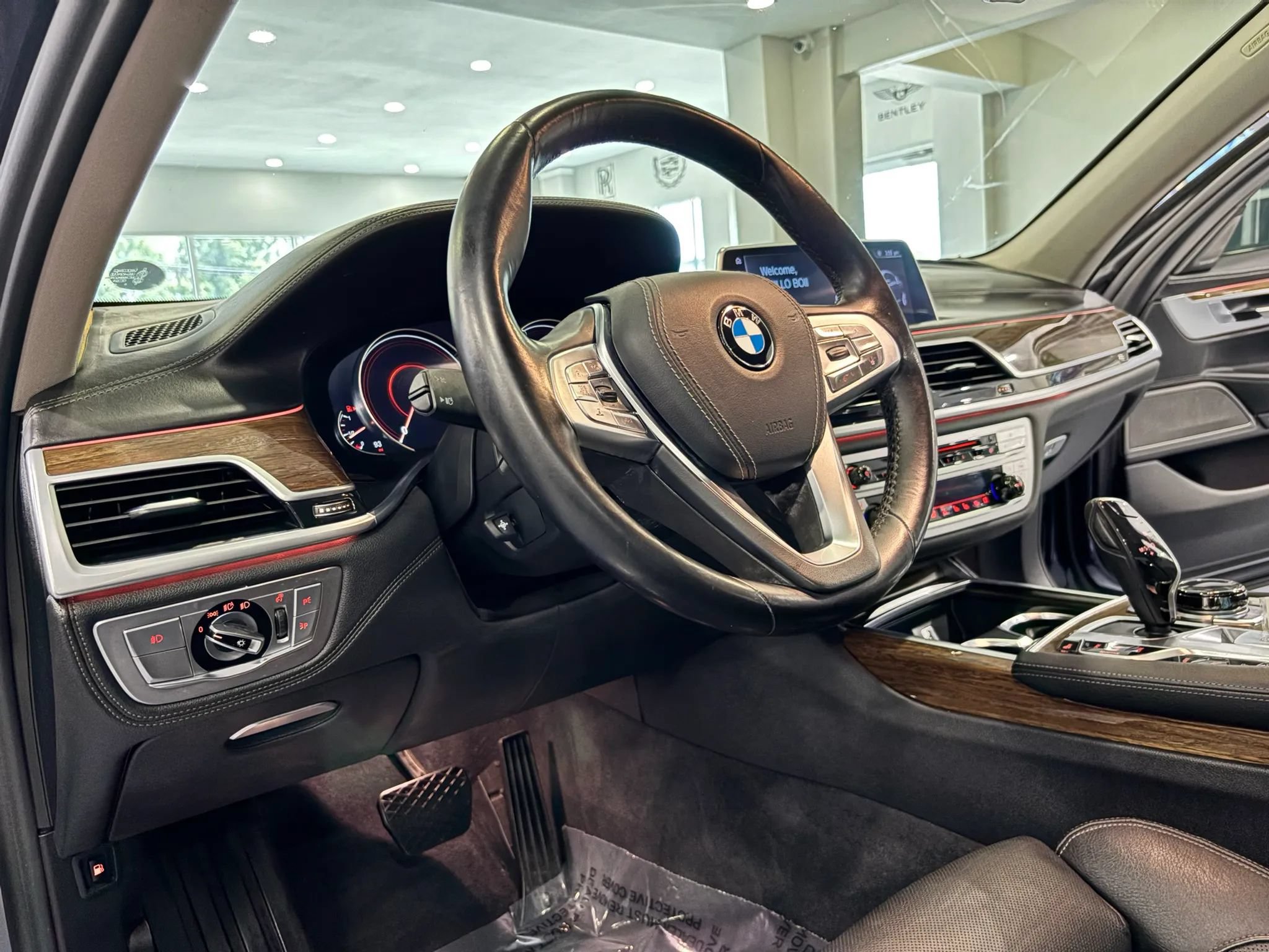 Used 2017 BMW 740e xDrive AWD/4WD image 9