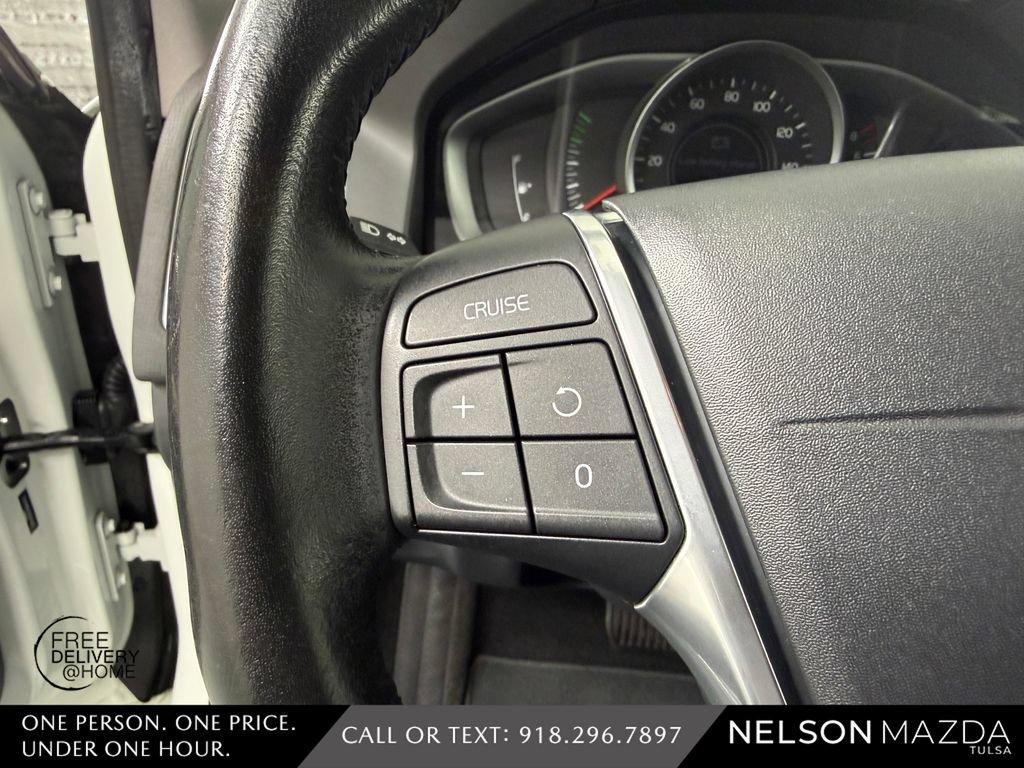 Used 2016 Volvo XC60 T5 w/ Proximity Package FWD image 22