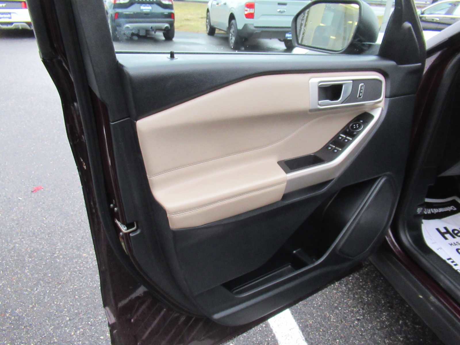 Used 2022 Ford Explorer XLT w/ Equipment Group 202A image 14