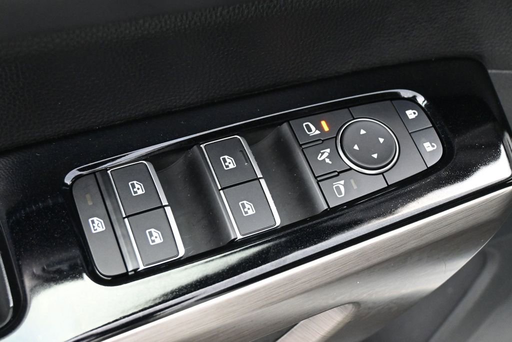 Used 2024 Nissan Pathfinder Platinum FWD image 4
