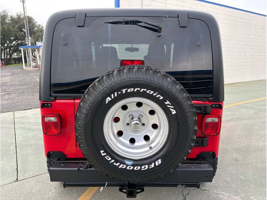 Used 2006 Jeep Wrangler Unlimited w/ Security Group image 13